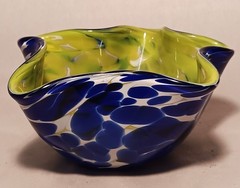 KIWI GREEN seattle studio art glass bowl vtg melissa misoda blue sculpture nut