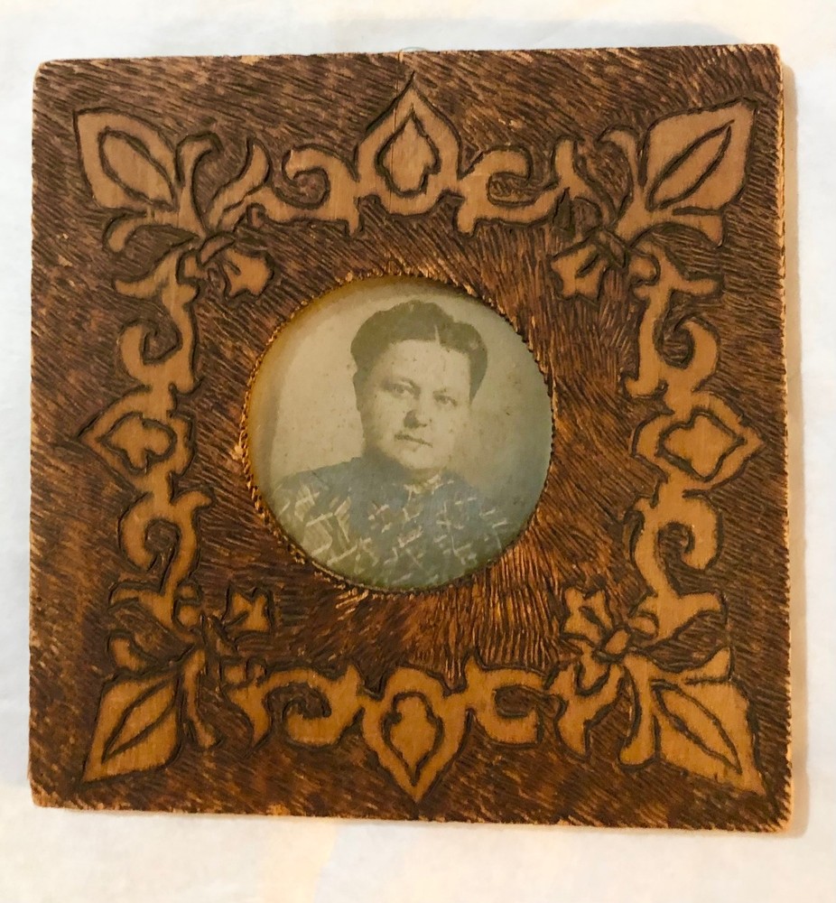 Antique Thistle Picture Frame Oval Pyrography Wood Folk Art Celtic Scottish Vtg