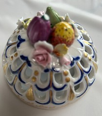 SEVRES Modele et Decoration Exclusive a la Main Pedestal Potpourri Bowl FRANCE