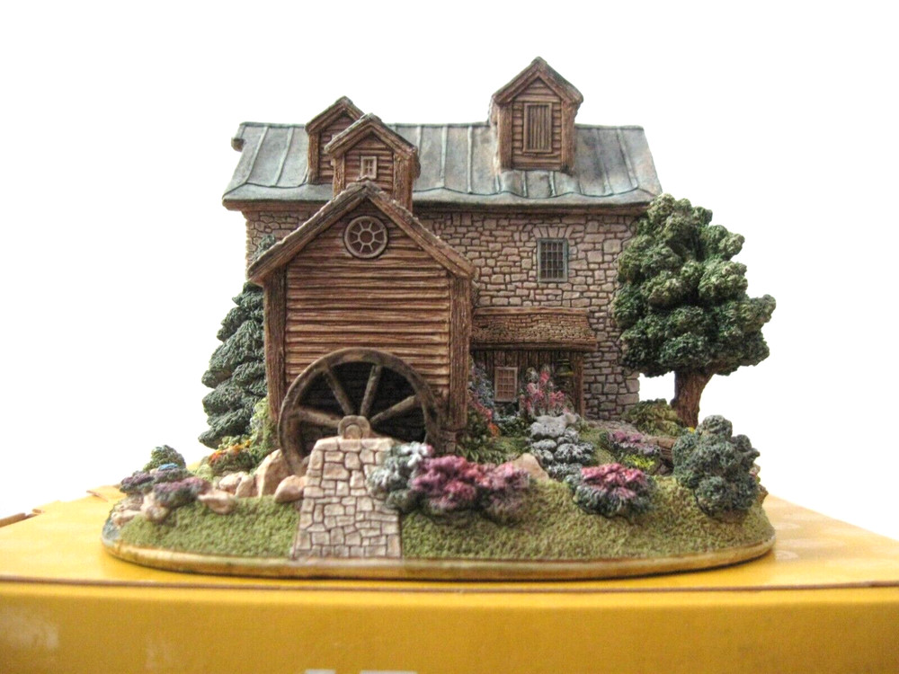 Lilliput Lane Keirstead Mill Mint in its original box with a deed.