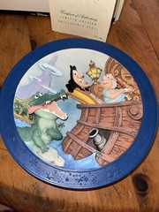 Disney 😊 Peter Pan Croc 3D Relief Plate It’s the Croc Tic-Toc-Tic-Toc