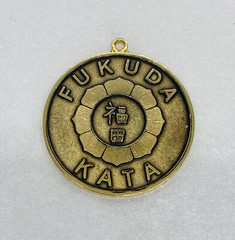 Rare Fukuda Metal Medallion Sakura Flower Design Gold Tone 2” Decor 10