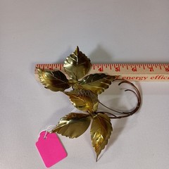 Wall Hanging Small Metal Tin Leaves Gold Tone Color Decorative Retro Home Decor