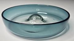Vintage 1960’s Unbranded Aqua Blue Glass Raised Center Handmade 7.25″ Round Bowl