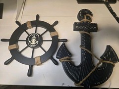 Handcrafted Nautical Ship Wheel & Anchor Decor – Perfect Beach-Themed Gift