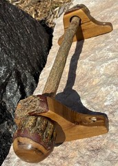Vtg AMERICAN LIVE EDGE HICKORY WOOD HAND CARVED TOWEL ROD w/ BRACKETS 18″