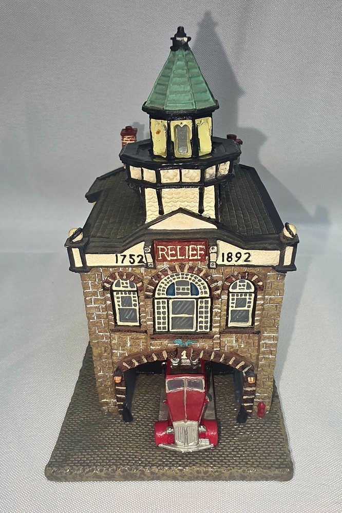 RELIEF FIRE ENGINE CO. NO. 1 MT. HOLLY, NJ – DANBURY MINT FIREHOUSE VINTAGE 1992