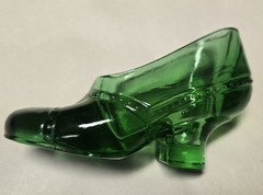 Vintage Emerlad Green Pressed Glass SHOE Slipper High Heel Figurine Unbranded