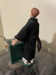 Ron Weasley With Trunk Hallmark Statue New With Tags Harry Potter Vintage