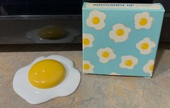Vtg Avon Sunnyshine Up Egg Lip Gloss Compact~Frostlight Peach/Pink~Box~NOS