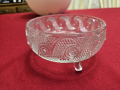 Vintage – AVON 3 Footed Clear Glass Candy Dish/Bowl Without Lid 5.5″ Diameter