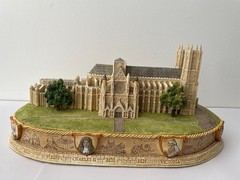 Lilliput Lane “Westminster Abbey” Britain’s Heritage – Code L2285 (2000) – Boxed