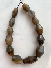 Ancient Agate Beads Islamic 1500 AD – Strand 1 – from Afghanistan 13 Beads