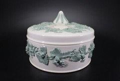 Wedgwood COVERED CANDY BOX Celadon Green on Cream Grapevine England Vintage
