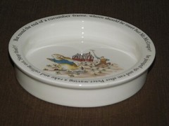 VINTAGE KITCHEN 6 1/2″ ACROSS WEDGWOOD ENGLAND PETER RABBIT CERAMIC BOWL