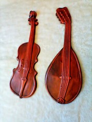 VINTAGE “ROYAL” CAST METAL VIOLIN & MANDOLIN WALL HANGING 18″ ORANGE 60’S 70’S