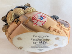 NY Yankees Figurine Hamilton Collection Furry Best Yankees Fans Yorkie Dog