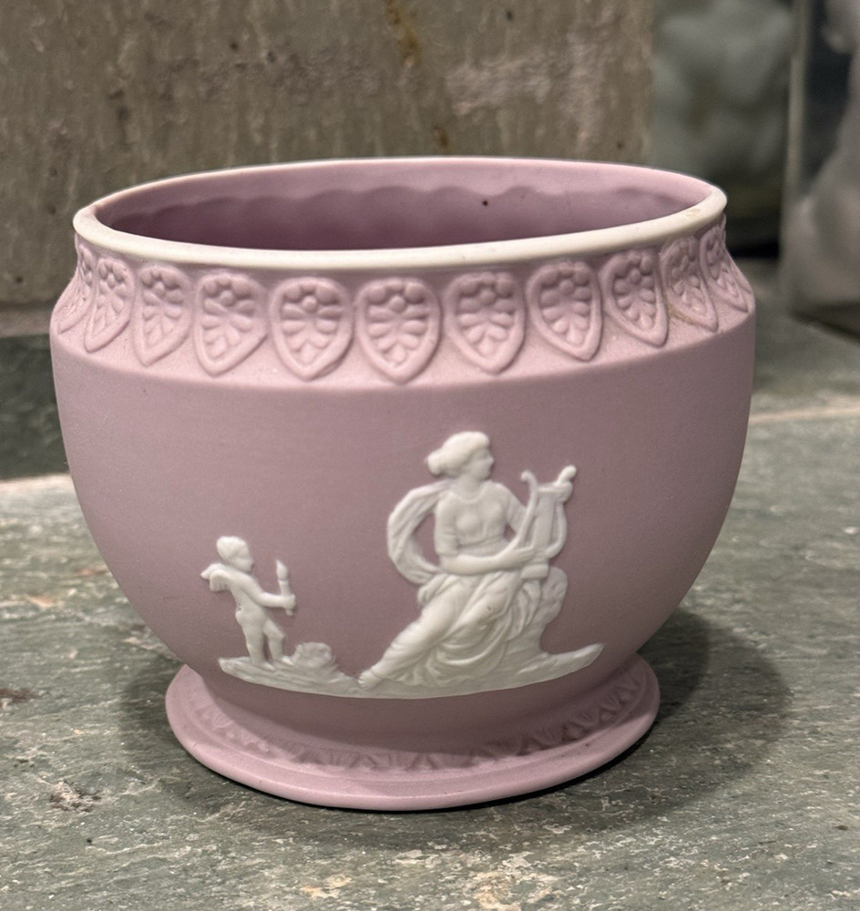 Wedgwood Lilac Jasperware Cachepot Planter Neoclassical Small Pot 7032 Bowl