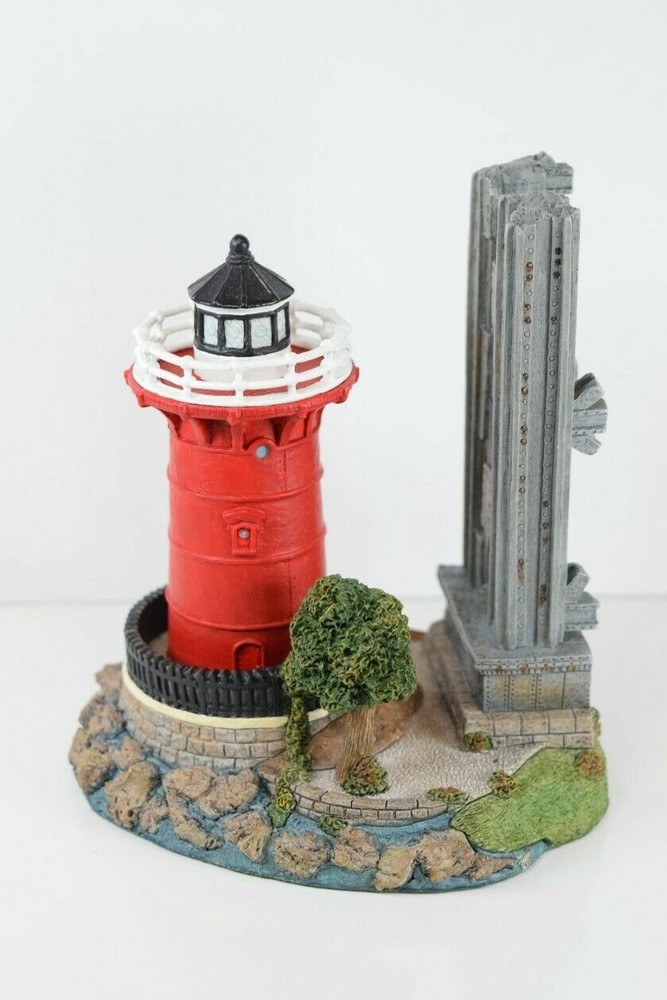 Harbour Lights Lighthouses Jeffrey’s Hook NY. HL195 Mint in box with a COA.