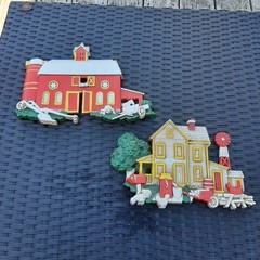 Vintage 1975 HOMCO Plastic Wall Plaques Red Barn And Farmhouse Kitchen Wall Art