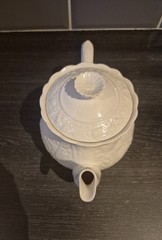 Belleek Serenity Floral Tea Pot – Ireland – Excellent Condition