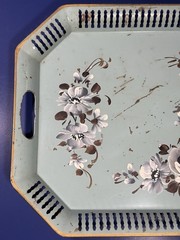 Vintage Hand‑Painted Metal Tray – Nashco – Light Blue Delicate Floral Design