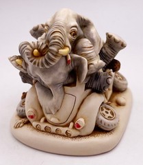 VTG Harmony Kingdom Heavy Petting Elephant Crashed Car Signed 2.5″ 2004