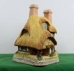 David Winter Moonlight Haven In box, in excellent condition.