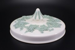 Wedgwood COVERED CANDY BOX Celadon Green on Cream Grapevine England Vintage