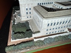 Danbury Mint The U.S. Supreme Court Deluxe Sculpture Washington D.C. Wood Base