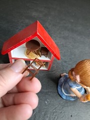 1983 Enesco Country Cousins Figurines Girls Playing With Dollhouse 3 In Tall