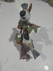 HOMCO 11164-02 Masterpiece Bird Chickadee With Fruit Classic Porcelain 2002