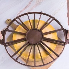 Household Round 10/12 Piece Bread Cake Divider Equal Portion Cutter Slice Ma NY