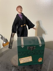 Ron Weasley With Trunk Hallmark Statue New With Tags Harry Potter Vintage