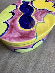 VTG PAMELA FERRARI 1993 FOR NEIMAN MARCUS LIDDED COLORFUL OVAL BOWL SIGNED