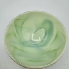 VTG 1940s Akro Agate Slag URANIUM Glows JADITE GREEN FOOTED DISC BOWL 3.5 DIAM