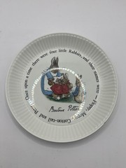 Wedgwood of Etruria Peter Rabbit 10oz Milk Jug Pitcher Child’s Plate Porcelain