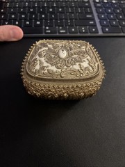 Jewelry box