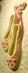 Unbranded~Vintage Pink & Off White Ballerina Shoes Wall Decoration