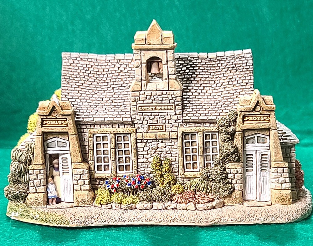Lilliput Lane Village School Hand Made in Cumbria UK -1991