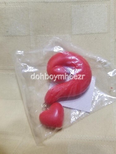Hallmark Valentine’s Day Question Mark Heart Love Pin in original packaging