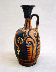 Magnificent ANCIENT APULIAN RED-FIGURED SQUAT LEKYTHOS, circa 350 B.C.