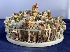 Harmony Kingdom ~ SIN CITY ~ UK Made ~ NIB ~Signed ~ #980 ~ Retail $600 ~ COA