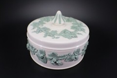 Wedgwood COVERED CANDY BOX Celadon Green on Cream Grapevine England Vintage