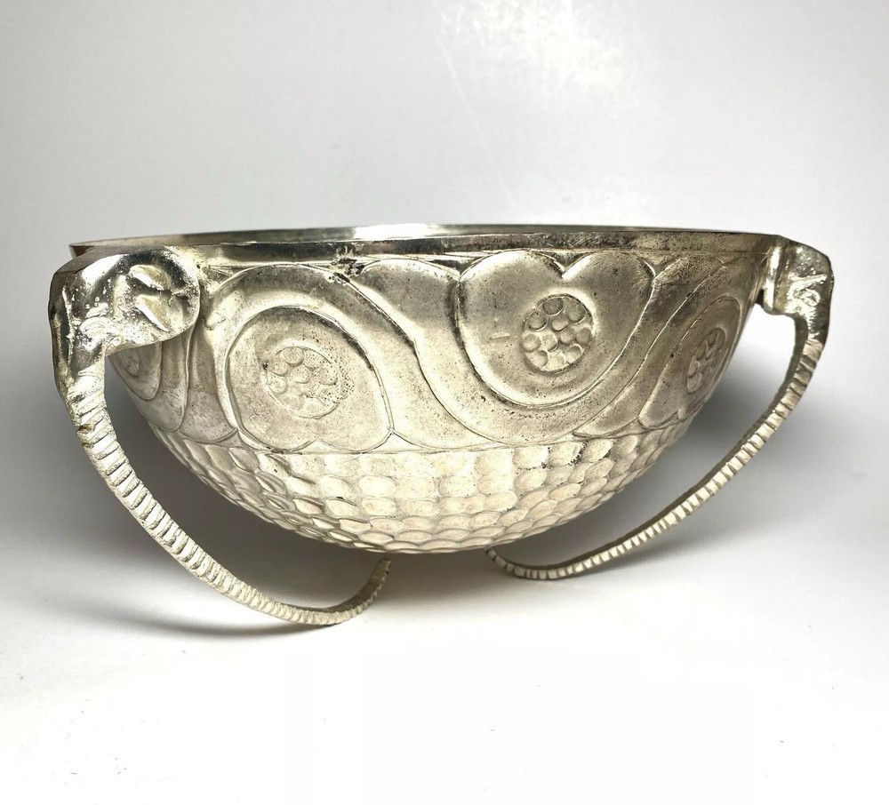 Taneez Pakistan Silver Tone Decorative Relief Elephant Head Tripod Stand Bowl 8″