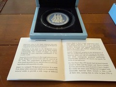 2018 Wedgwood Blue Jasperware 5 Pound Coin The Three Graces Ltd Ed 449 COA Box