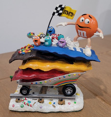 Danbury Mint M&M’s Yuletide Flyer Train Car ORANGE M&M Figurine