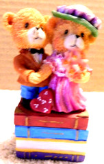 Unbranded~Marrying Bears Standing On Books Treasure Trinket Ceramic Box Vtg.