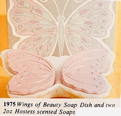 1975 Avon Milk Glass WINGS OF BEAUTY SOAP DISH & HOSTESS SOAPS NOS in Box