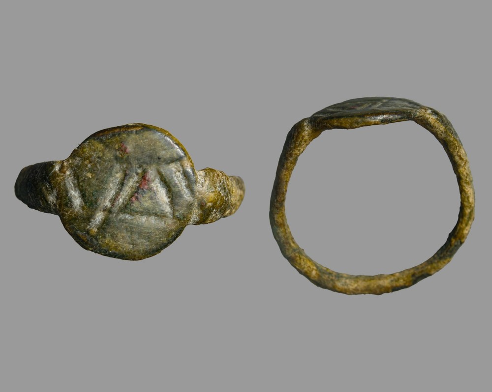 Ancient Near Eastern Phoenician Bronze Signet Ring Inscribed Paleo-Hebrew Letter